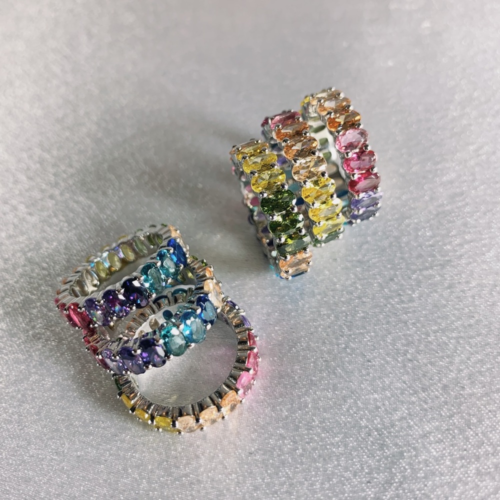 RAINBOW ETERNITY RING 🌈 - Picture 4 of 6
